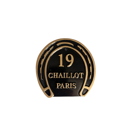plaque forme fer a cheval en fonte métal aluminium forge en relief