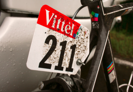 plaque VTT BMX Velo dossard competition course selle
