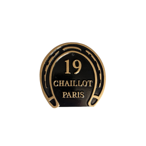 plaque forme fer a cheval en fonte métal aluminium forge en relief